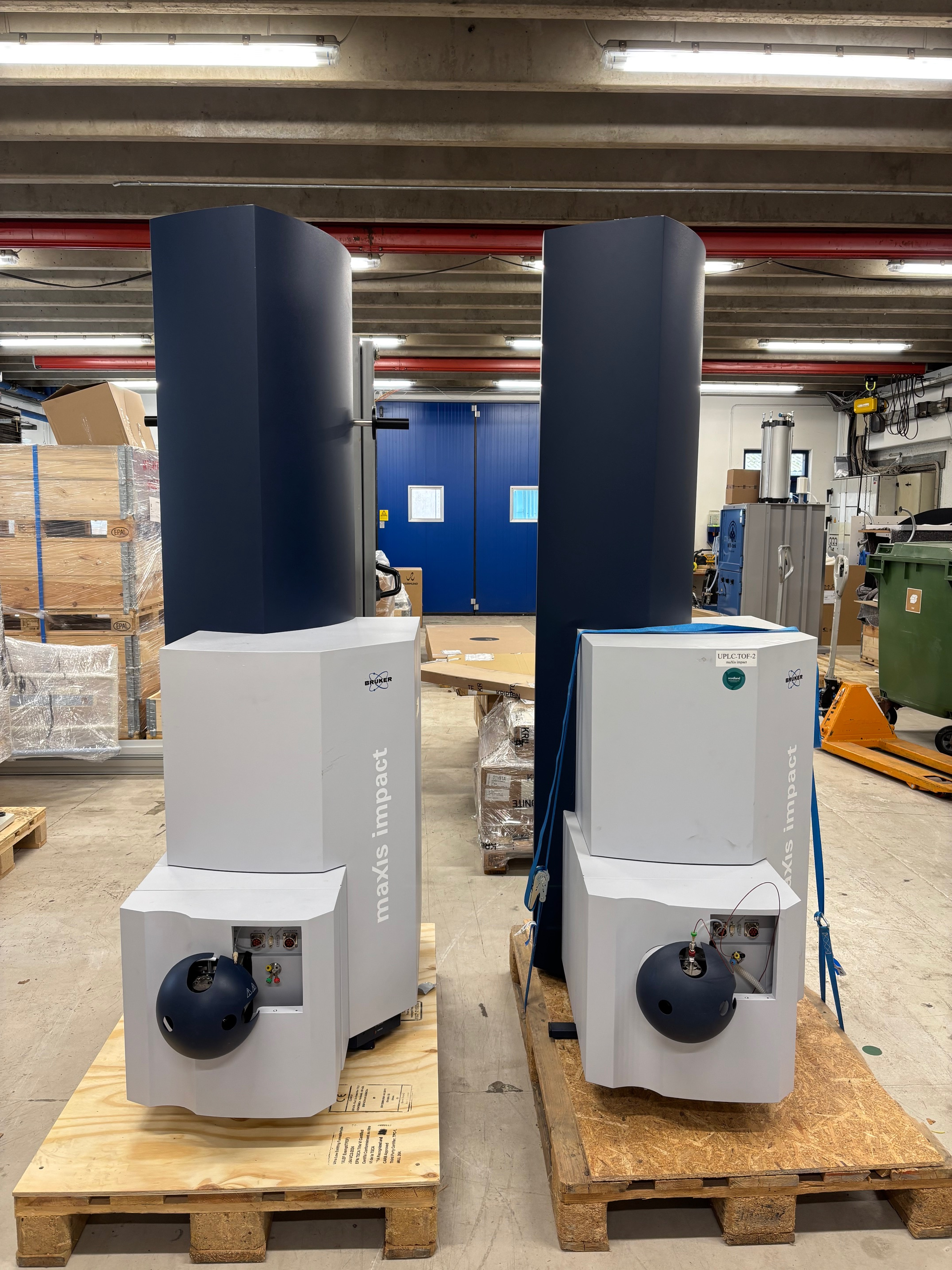 2pcs Bruker Maxis (2 units in one lot)